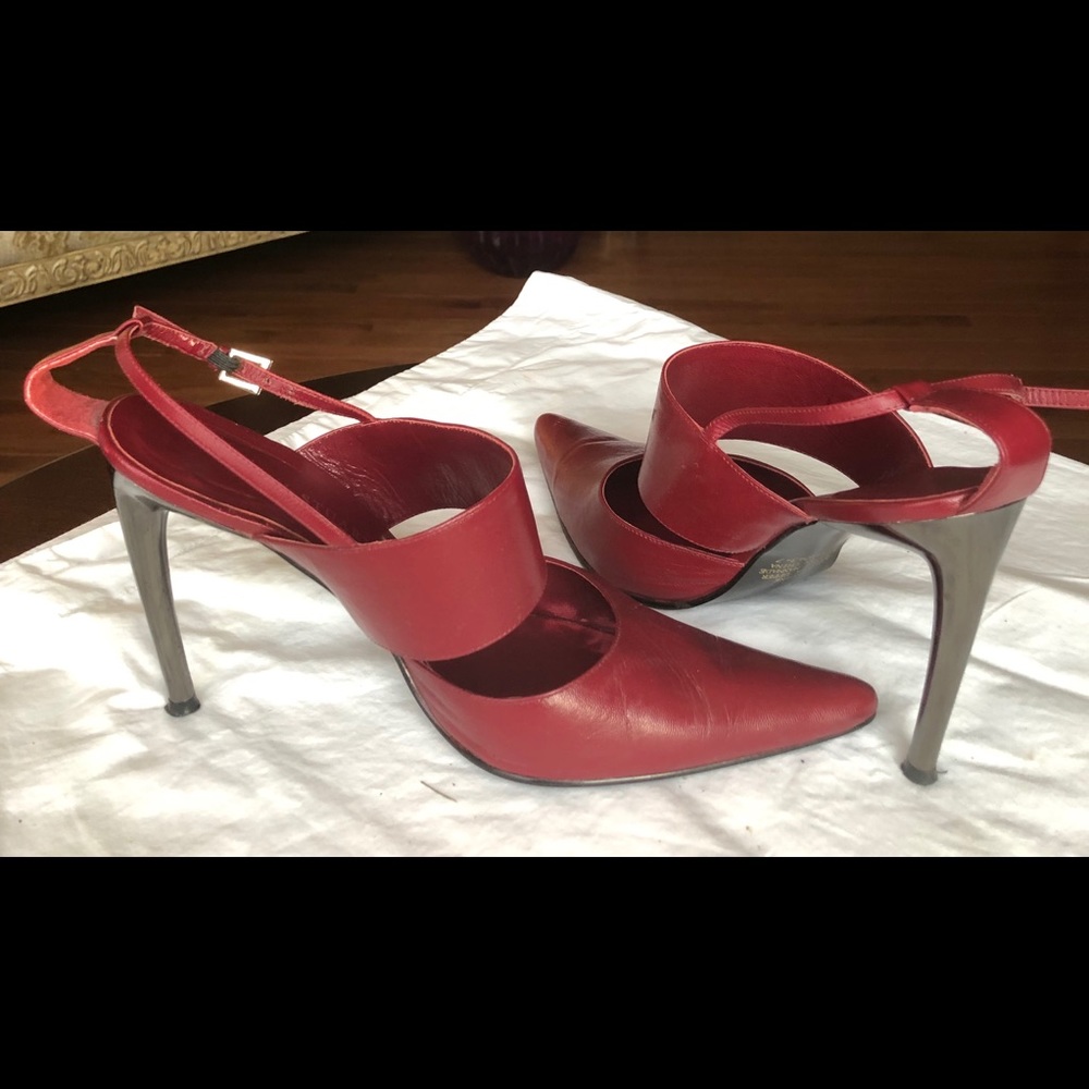 Shoes - Picture 3 of 4